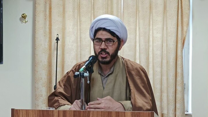 تصاویر/ نشست هم‌اندیشی مدیر و طلاب مدرسه علمیه ولیعصر(عج) تبریز