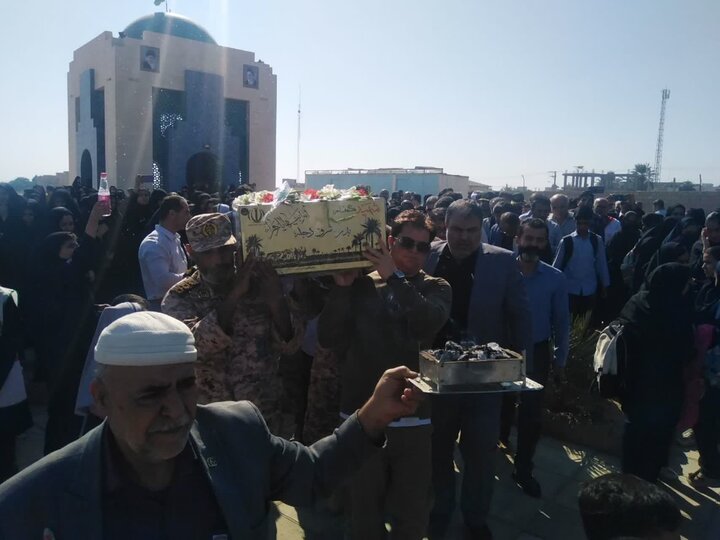 تصاویر/ استقبال از شهید گمنام در بندر ریگ