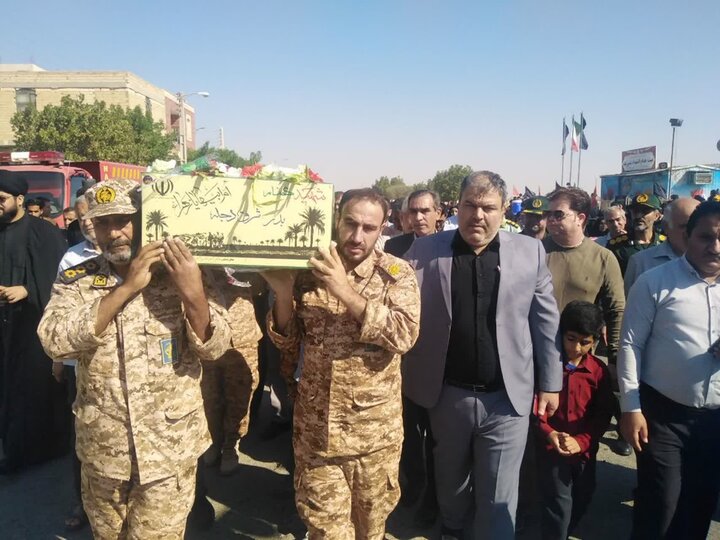 تصاویر/ استقبال از شهید گمنام در بندر ریگ