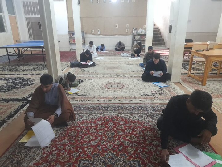 تصاویر/ برگزاری المپیاد علمی تاریخ و سیره پیامبر اعظم اسلام(ص) در مدارس علمیه کاشان