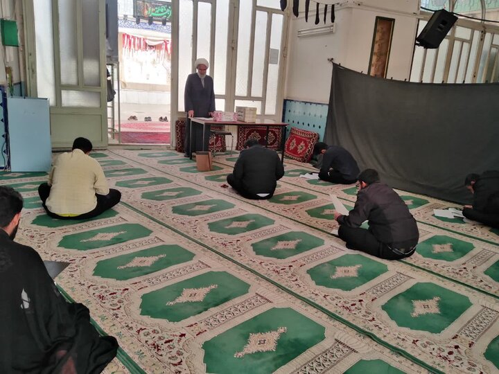 تصاویر/ برگزاری المپیاد علمی تاریخ و سیره پیامبر اعظم اسلام(ص) در مدارس علمیه کاشان