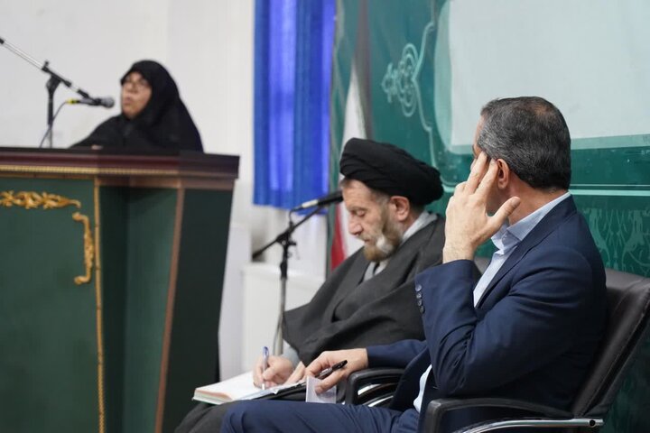 تصاویر/نشست خواهران مطالبه گر خرم آباد با هادی هاشمی نیا نماینده خرم آباد و چگنی و نماینده ولی فقیه در لرستان