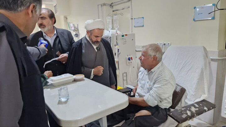 تصاویر/بازدید حجت الاسلام والمسلمین کریمی تبار ازبیماران دیالیزی استان ایلام