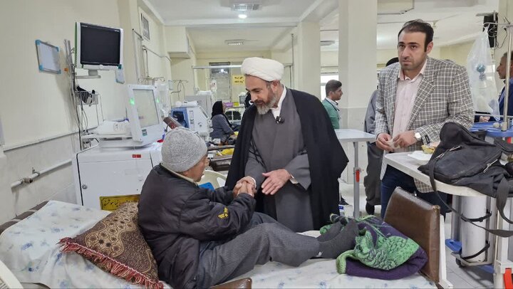 تصاویر/بازدید حجت الاسلام والمسلمین کریمی تبار ازبیماران دیالیزی استان ایلام