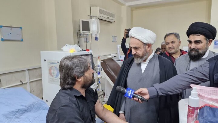 تصاویر/بازدید حجت الاسلام والمسلمین کریمی تبار ازبیماران دیالیزی استان ایلام