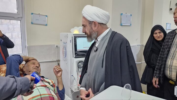 تصاویر/بازدید حجت الاسلام والمسلمین کریمی تبار ازبیماران دیالیزی استان ایلام