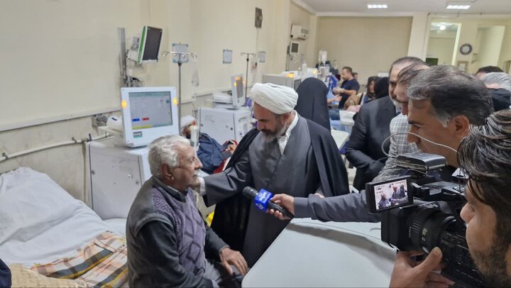 تصاویر/بازدید حجت الاسلام والمسلمین کریمی تبار ازبیماران دیالیزی استان ایلام