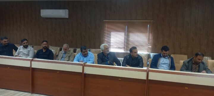 تصاویر/نشست امام جمعه شهرستان بدره بابخشداران ودهیاران