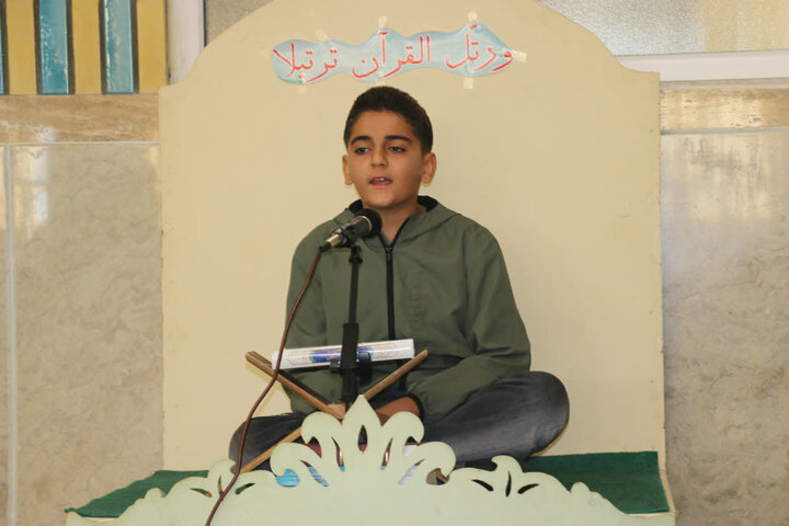 تصاویر/برگزاری محفل با قرآن کریم و تدبر در آیات الهی در مدرسه متوسطه رستگاران کامیاران