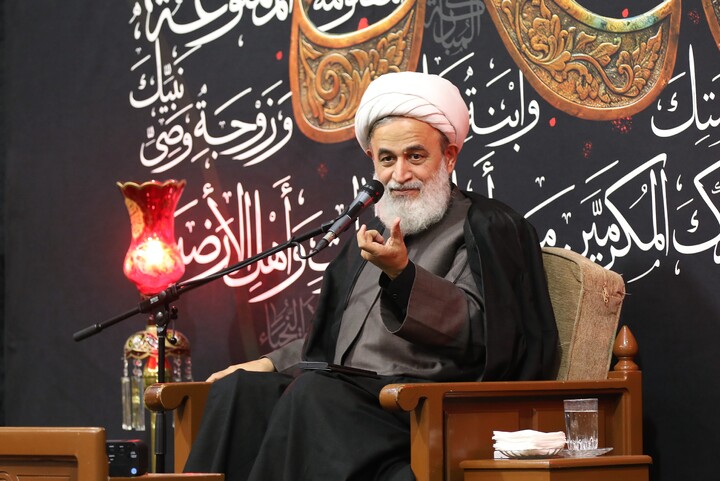 تصاویر/ وداع با پیکر مطهر دو شهید گمنام دفاع مقدس در حرم حضرت معصومه سلام الله علیه