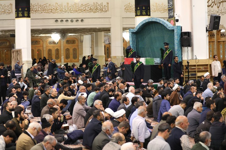 تصاویر/ وداع با پیکر مطهر دو شهید گمنام دفاع مقدس در حرم حضرت معصومه سلام الله علیه