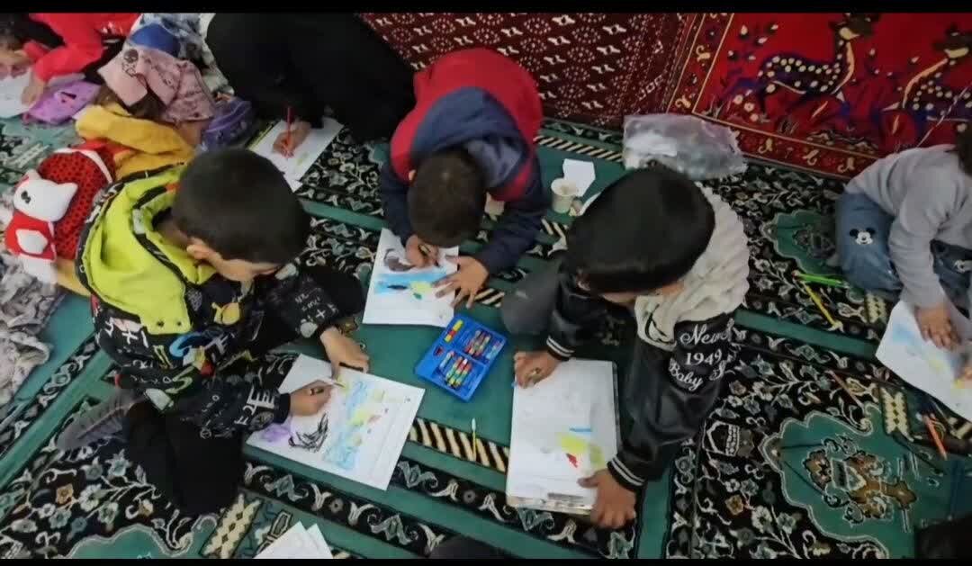 مسابقه نقاشی «علم در خدمت صلح» در کاشان برگزار شد +عکس