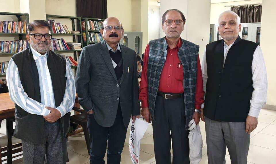 बुक फेयर और एकेडमिक पढ़ाई को बढ़ावा; अलीगढ़ में प्रोफेसर सय्यद लतीफ हुसैन शाह काज़मी की किताबों की प्रदर्शनी