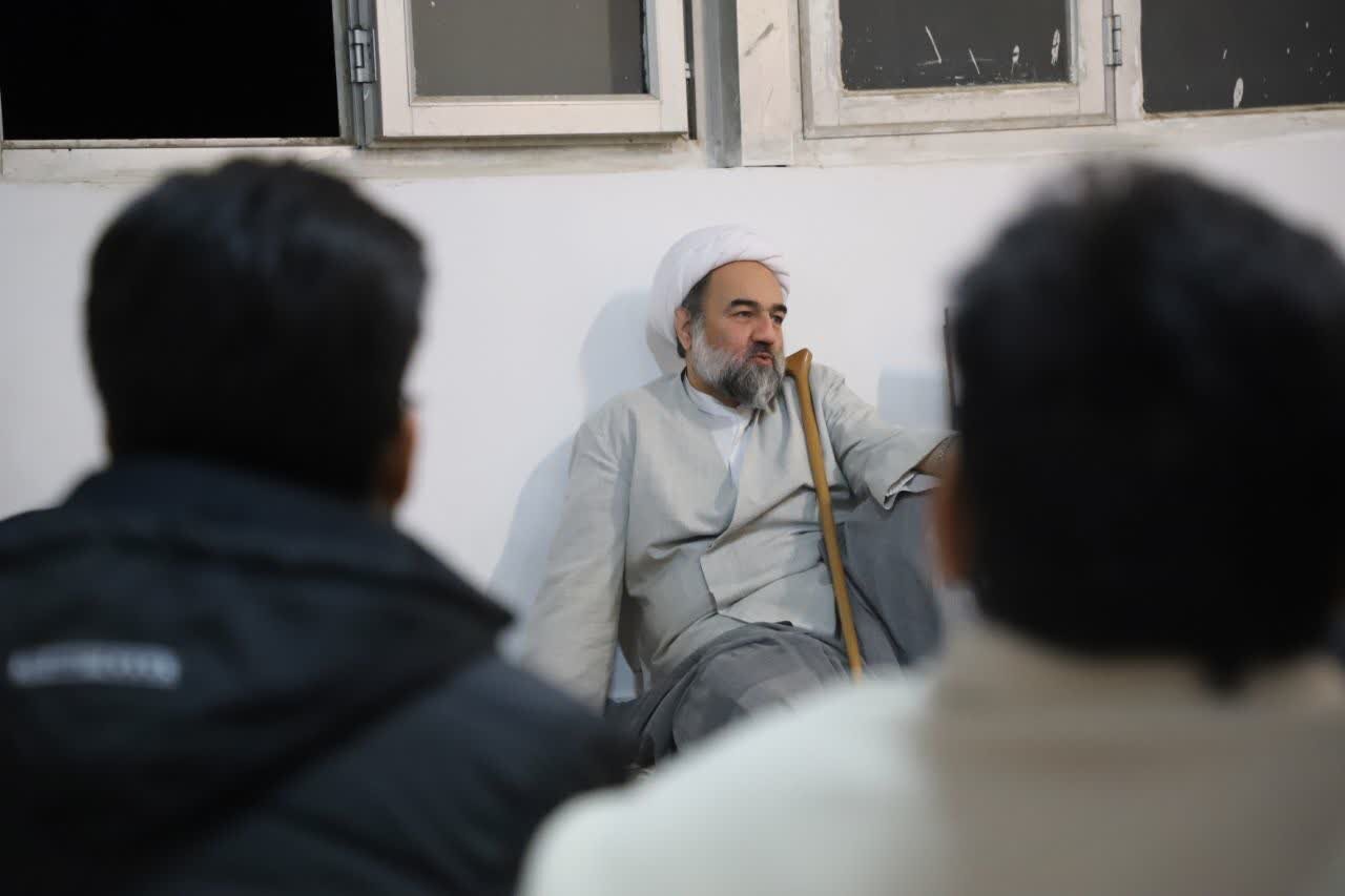 حضور امام جمعه زاهدان در جمع دانشجویان دانشگاه سیستان و بلوچستان+عکس