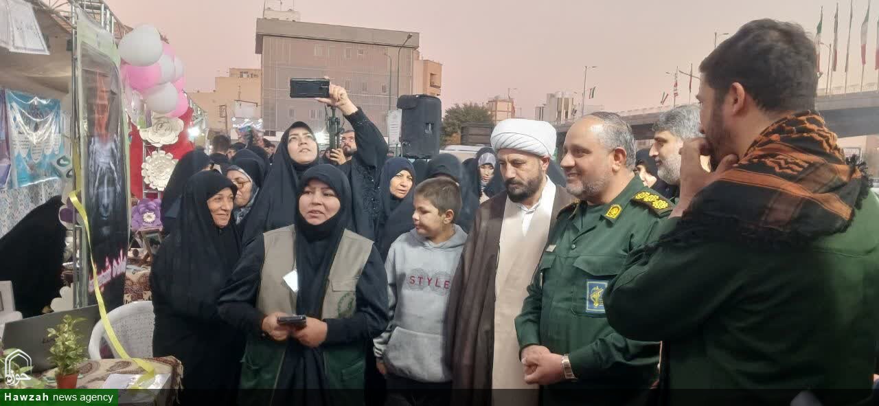 بازدید مسئول دفتر نمایندگی ولی فقیه ناحیه امام رضا از نمایشگاه های اسوه + تصاویر