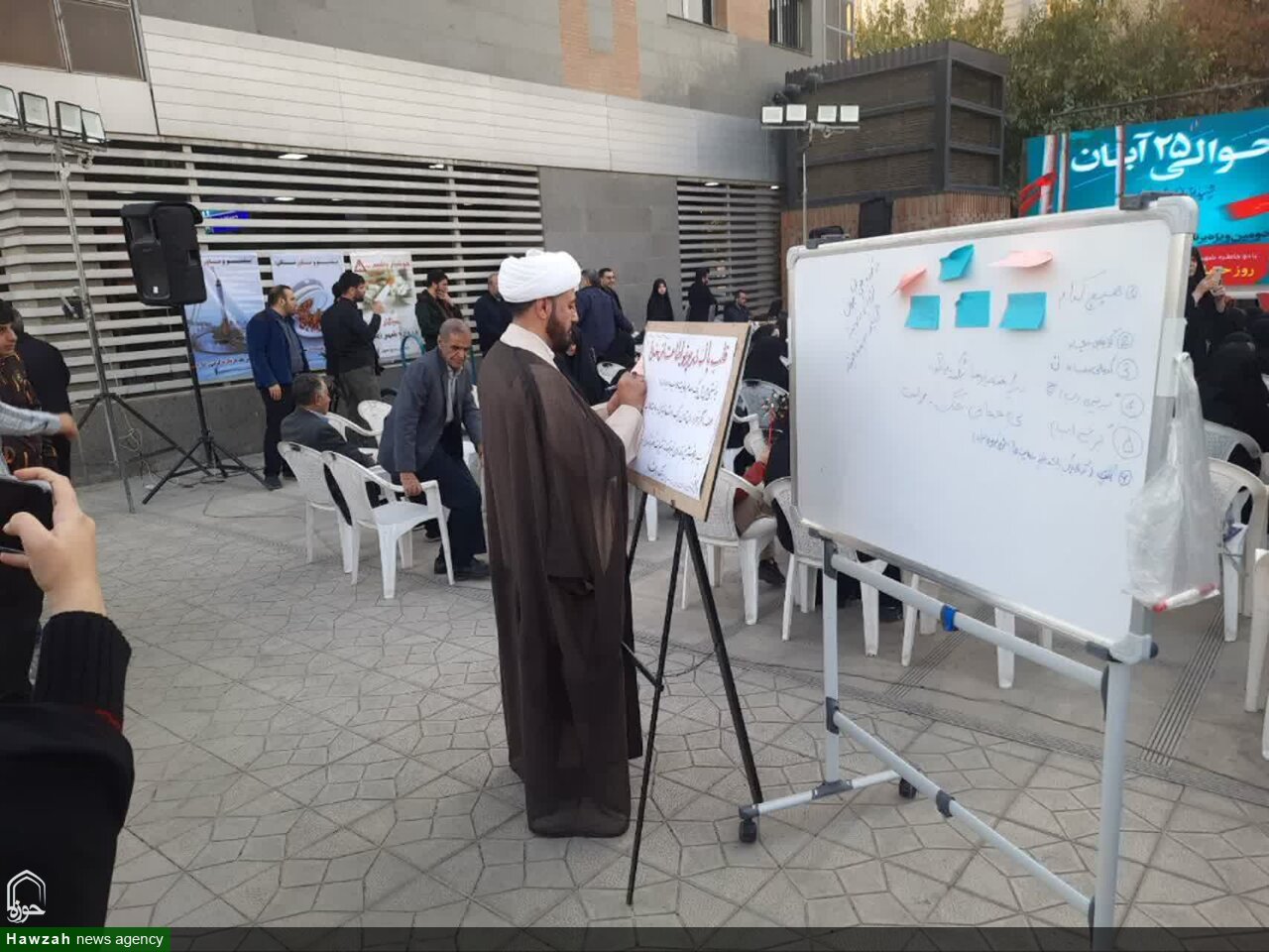 بازدید مسئول دفتر نمایندگی ولی فقیه ناحیه امام رضا از نمایشگاه های اسوه + تصاویر