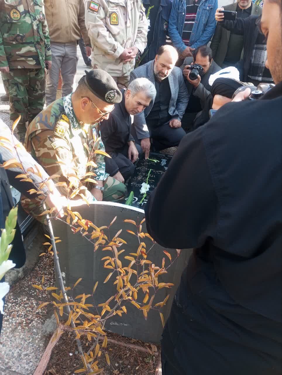 عطر احترام در مزار شهدا؛ تجدید پیمان مردم و مسئولان با آرمان‌های شهدا