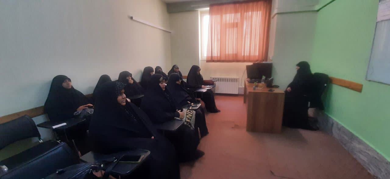 نخستین دوره تربیت مربی قرآن ویژه طلاب خواهر بنگلادشی در قم برگزار شد