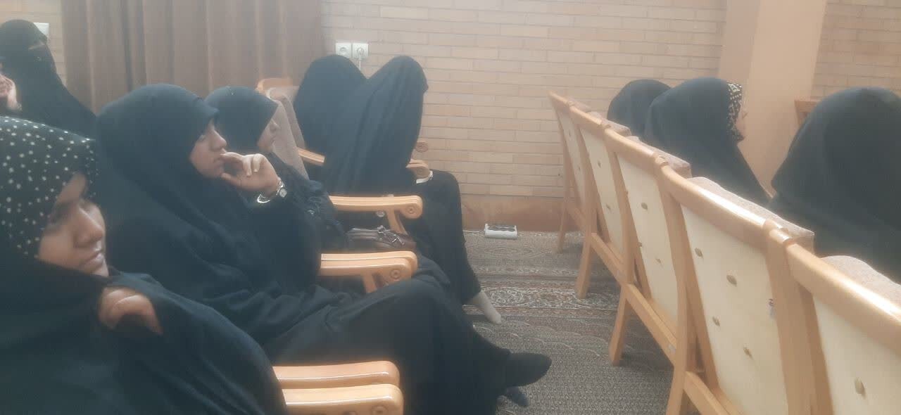 نخستین دوره تربیت مربی قرآن ویژه طلاب خواهر بنگلادشی در قم برگزار شد