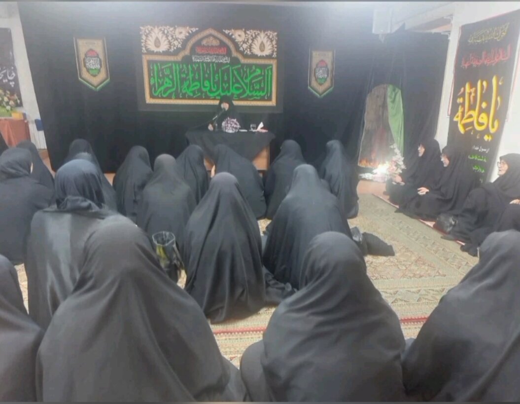 فیلم| برگزاری مراسم عزاداری شهادت حضرت زهرا (س) در مدرسه علمیه فاطمه‌الزهرا (س) اراک