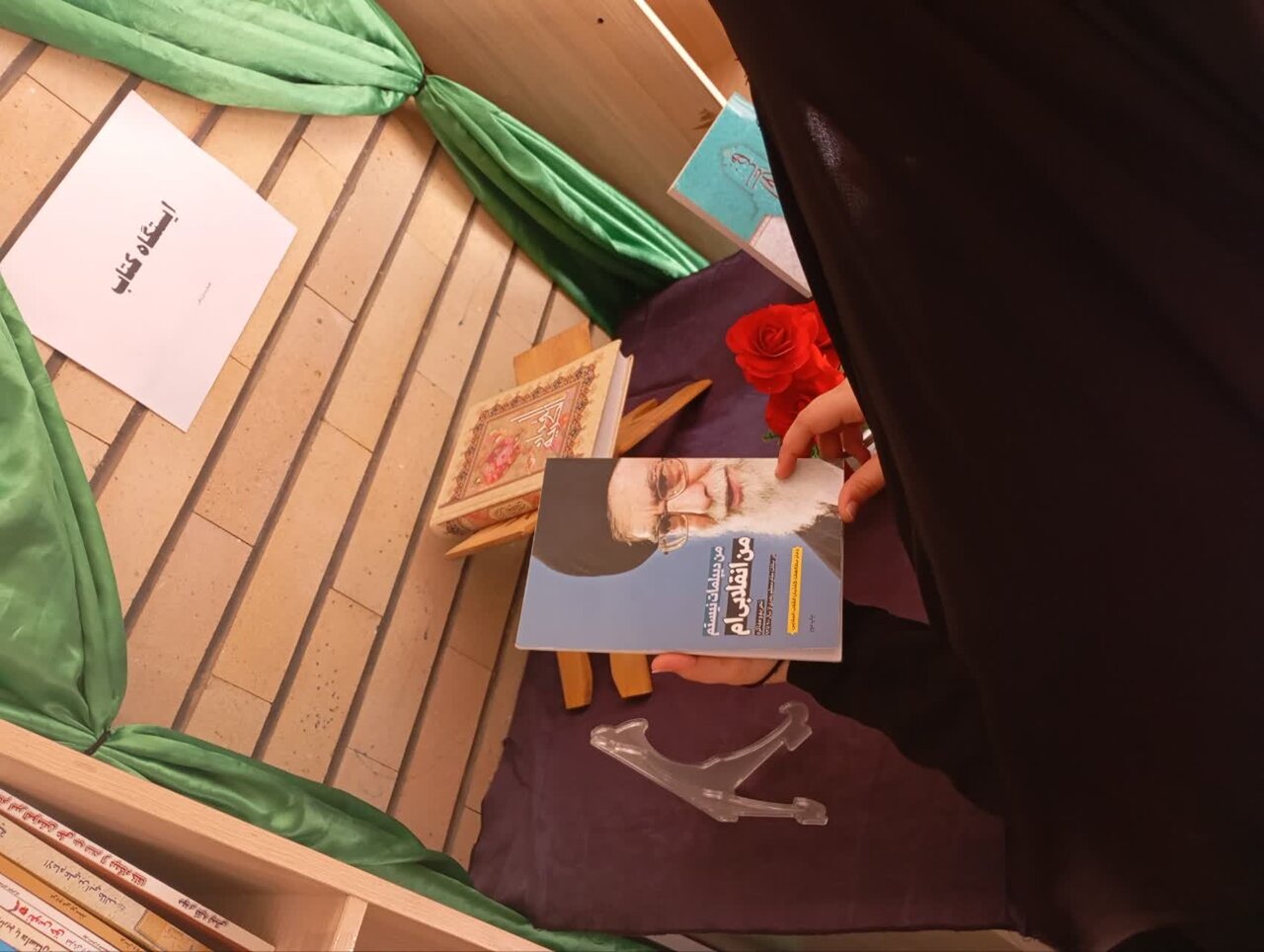 تصاویر/ نمایشگاه آثار تازه کتاب در مدرسه علمیه الزهرا رمشک