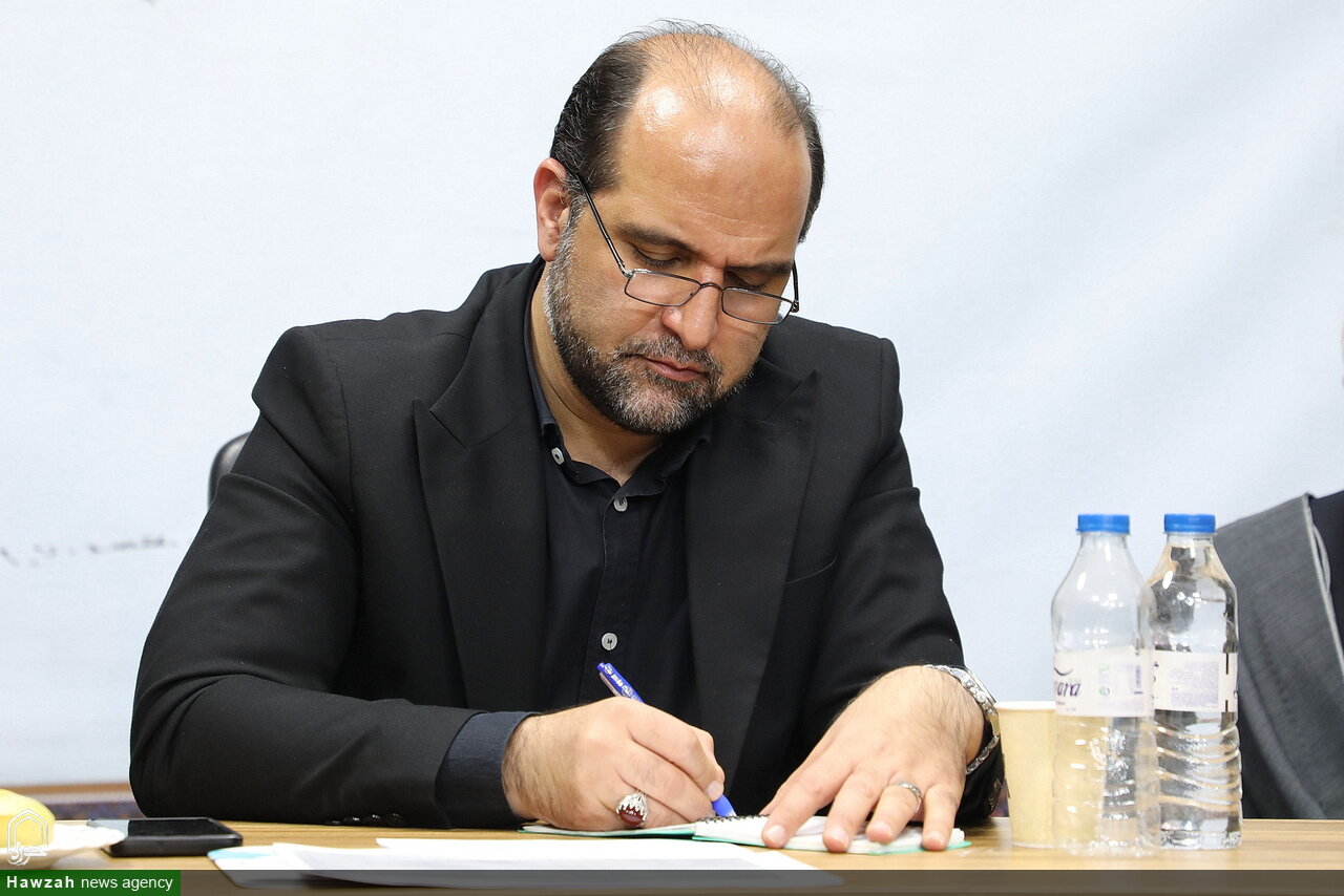 انطلاق فصلٍ جديدٍ من التعاون بين الحوزات العلميّة والإعلام الوطنيّ.. المحتوى الغنيّ لحوزة قم العلميّة على شاشة البثّ