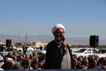 تصاویر/ نماز طلب باران در مصلی بزرگ شهرستان سمنان