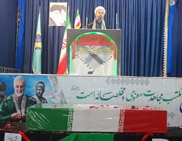 ملت ایران هیچگاه صحنه را خالی نکرده است