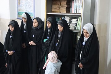 «احکام اختصاصی دختران ۱۱ تا ۱۸ ساله به زبان رسانه» بررسی شد