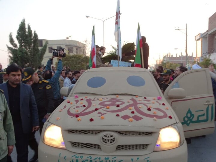 تصاویر/ استقبال باشکوه مردم ولایت مدار شهرستان چهاربرج از شهید گمنام