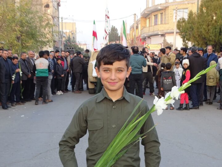 تصاویر/ استقبال باشکوه مردم ولایت مدار شهرستان چهاربرج از شهید گمنام