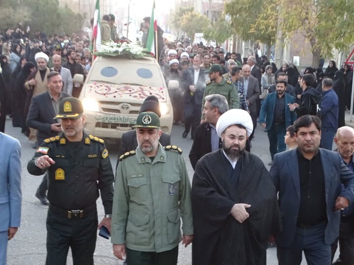 تصاویر/ استقبال باشکوه مردم ولایت مدار شهرستان چهاربرج از شهید گمنام