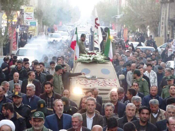 تصاویر/ استقبال باشکوه مردم ولایت مدار شهرستان چهاربرج از شهید گمنام