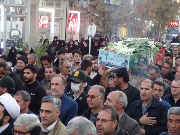 تصاویر/ استقبال باشکوه مردم ولایت مدار شهرستان چهاربرج از شهید گمنام