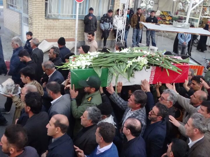 تصاویر/ استقبال باشکوه مردم ولایت مدار شهرستان چهاربرج از شهید گمنام