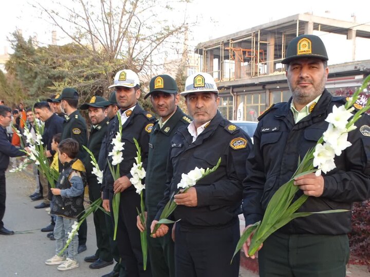 تصاویر/ استقبال باشکوه مردم ولایت مدار شهرستان چهاربرج از شهید گمنام