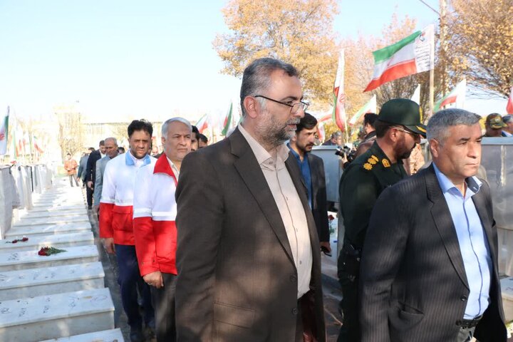 تصاویر/ استقبال مردم شهرستان خوی از شهید گمنام