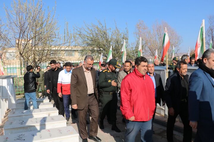 تصاویر/ استقبال مردم شهرستان خوی از شهید گمنام