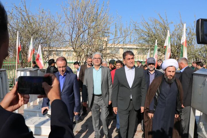 تصاویر/ استقبال مردم شهرستان خوی از شهید گمنام