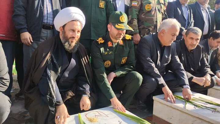 تصاویر/ استقبال مردم شهرستان خوی از شهید گمنام