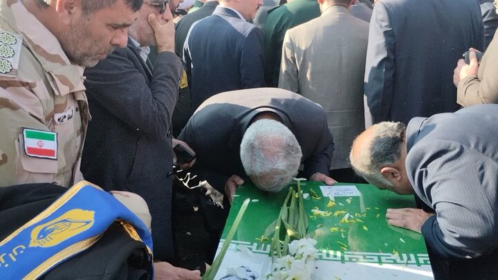 تصاویر/ استقبال مردم شهرستان خوی از شهید گمنام