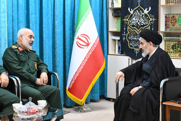 تصاویر/  دیدار فرمانده نیروی زمینی سپاه پاسداران انقلاب اسلامی با نماینده ولی فقیه در آذربایجان غربی
