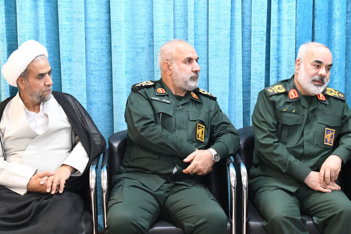 تصاویر/  دیدار فرمانده نیروی زمینی سپاه پاسداران انقلاب اسلامی با نماینده ولی فقیه در آذربایجان غربی