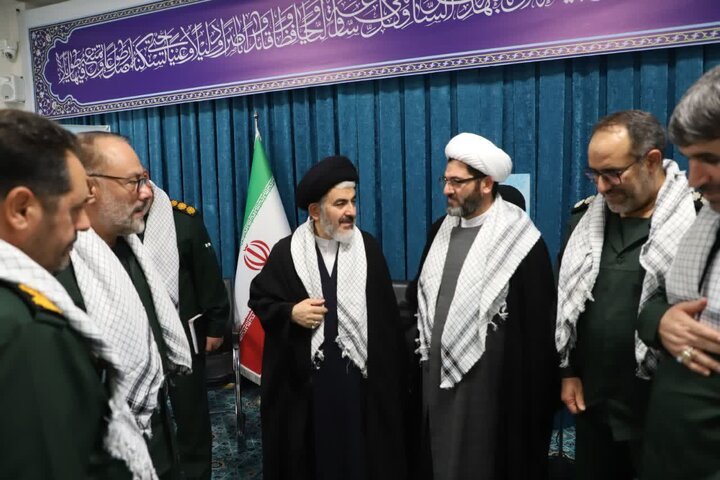 تصاویر/ دیدار اعضای ستاد بزرگداشت چهل و ششمین سالگرد هفته بسیج سپاه شهدای آذربایان غربی با نماینده ولی فقیه در استان