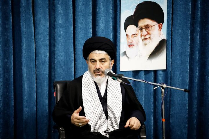 تصاویر/ دیدار اعضای ستاد بزرگداشت چهل و ششمین سالگرد هفته بسیج سپاه شهدای آذربایان غربی با نماینده ولی فقیه در استان