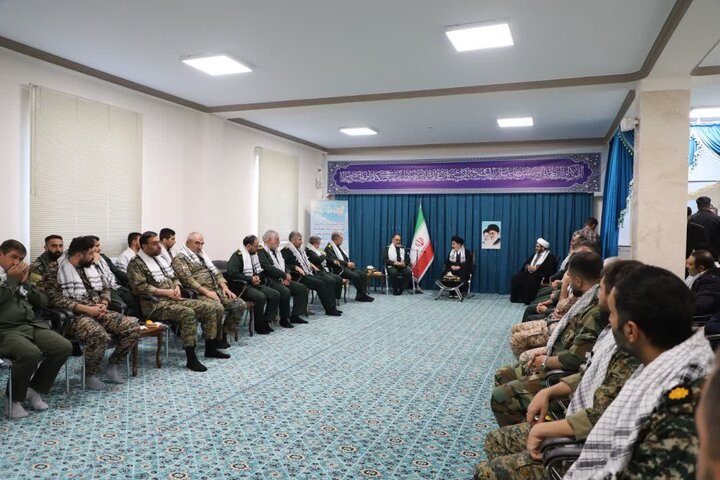 تصاویر/ دیدار اعضای ستاد بزرگداشت چهل و ششمین سالگرد هفته بسیج سپاه شهدای آذربایان غربی با نماینده ولی فقیه در استان