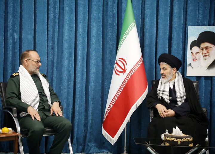 تصاویر/ دیدار اعضای ستاد بزرگداشت چهل و ششمین سالگرد هفته بسیج سپاه شهدای آذربایان غربی با نماینده ولی فقیه در استان