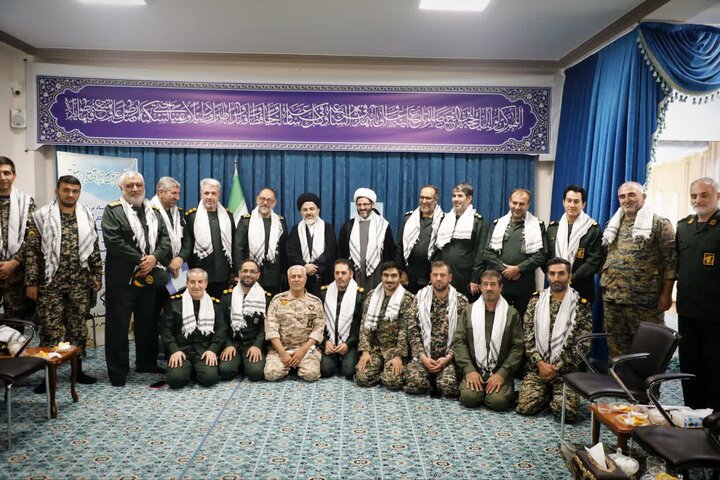 تصاویر/ دیدار اعضای ستاد بزرگداشت چهل و ششمین سالگرد هفته بسیج سپاه شهدای آذربایان غربی با نماینده ولی فقیه در استان