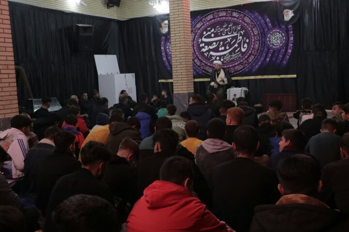 تصاویر/ عزاداری دهه دوم فاطمیه در مسجد یازهرا (س) ارومیه