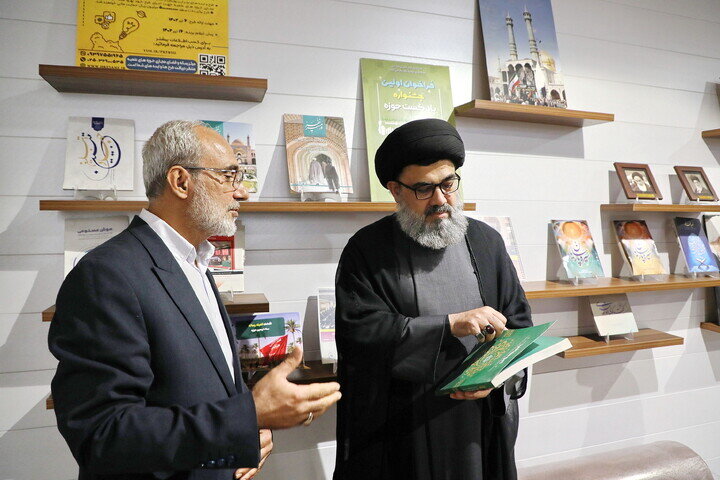 El vicepresidente del Consejo de Unidad Musulmana de Pakistán visita la Agencia de Noticias Hawzah